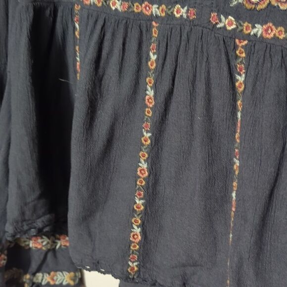 American Eagle Charcoal Floral Long Sleeve Blouse - Picture 5 of 8